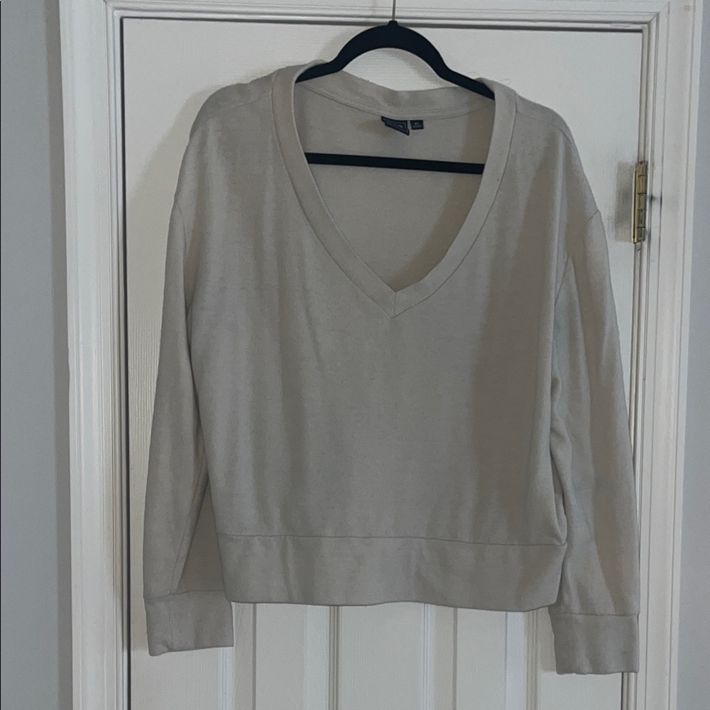 GAP Neutral V-Neck Pullover Sweater